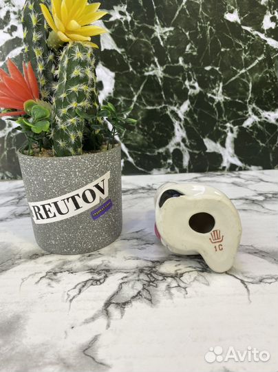 Фарфоровая статуэтка 