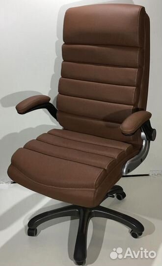 Офисное кресло