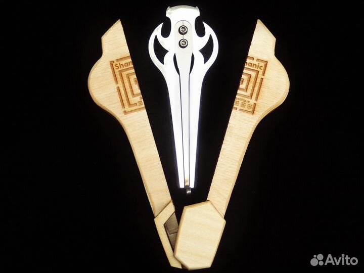 Варган В. Хольного / Бэтмен / в деревянном футляре