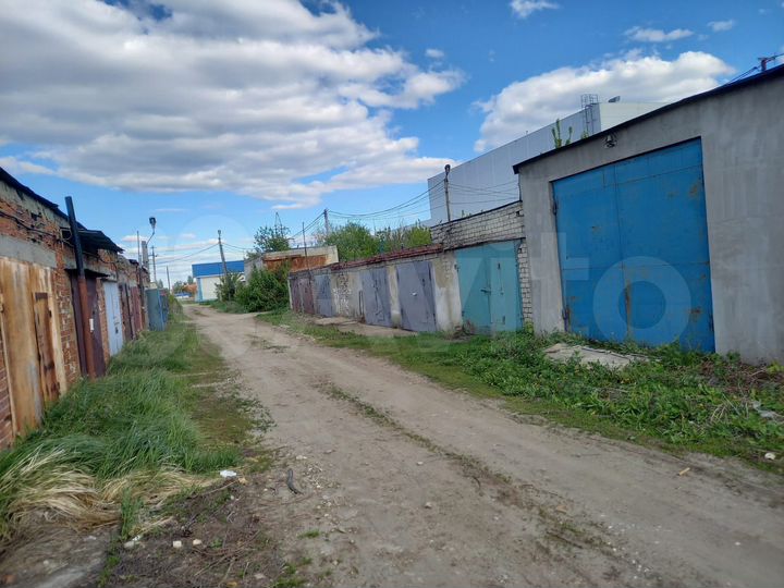 Гараж, > 30 м²