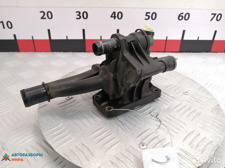 Корпус термостата Ford Fiesta 6 2011 1675627