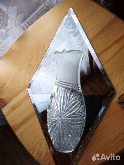 Кашпо на зеркальном полотне