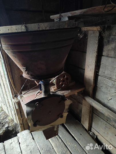 Мельница для зерна