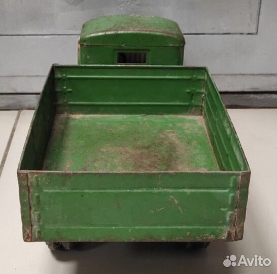 Игрушка большой автомобиль 