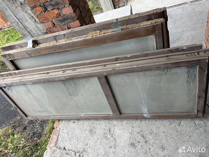 Деревянные двери и рамы со стеклопакетом