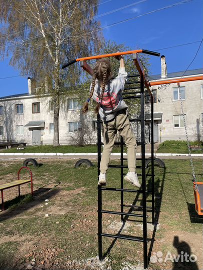 Уличный спортивный комплекс 