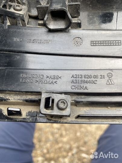 Корпус правого зеркала w212