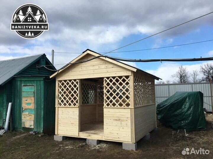 Беседка деревянная на сваях