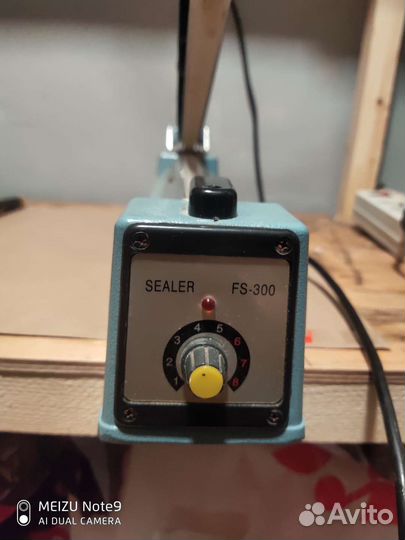 Импульсный запайщик пакетов FS-300. Металл