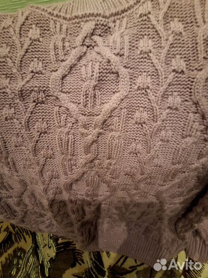 Свитер женский