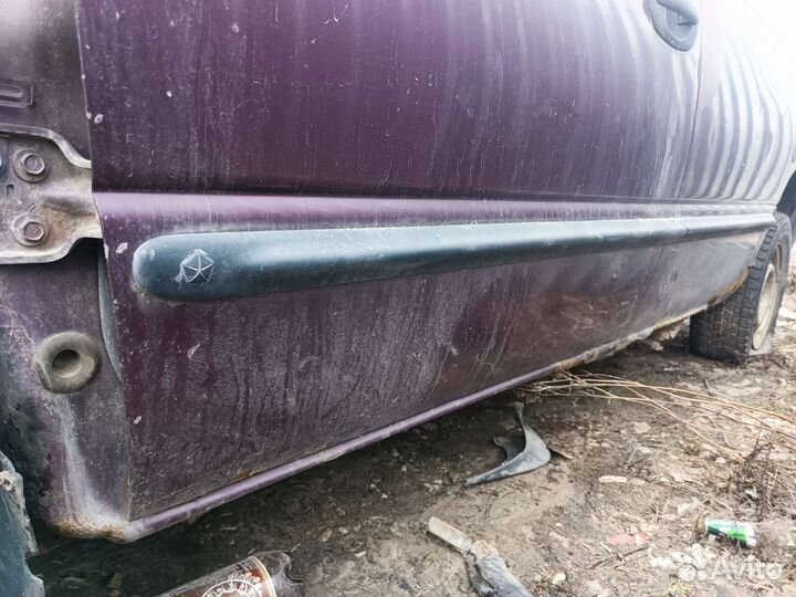 Дверь передняя левая Додж caravan, Вояджер