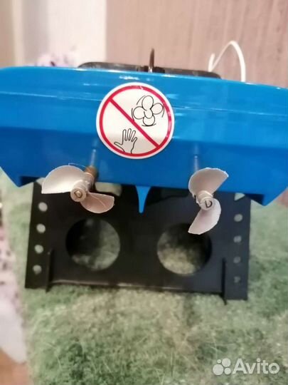 Катер на пульте управления