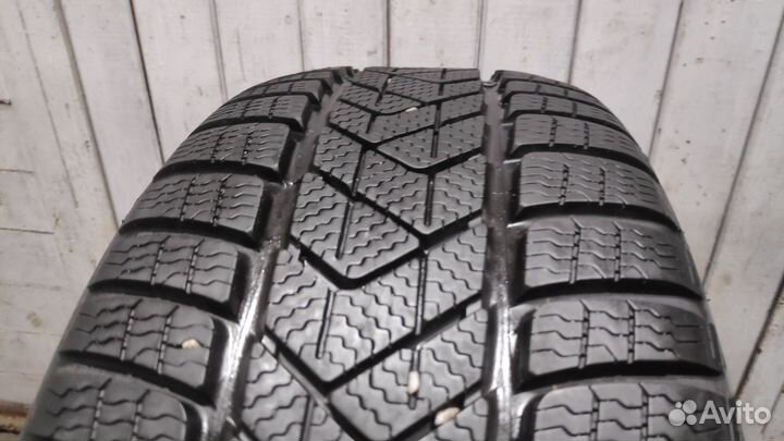 Pirelli Winter Sottozero 3 225/40 R19 93H