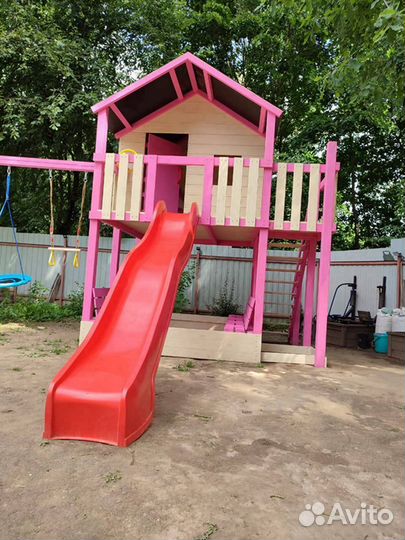 Детские деревянный домик на сваях