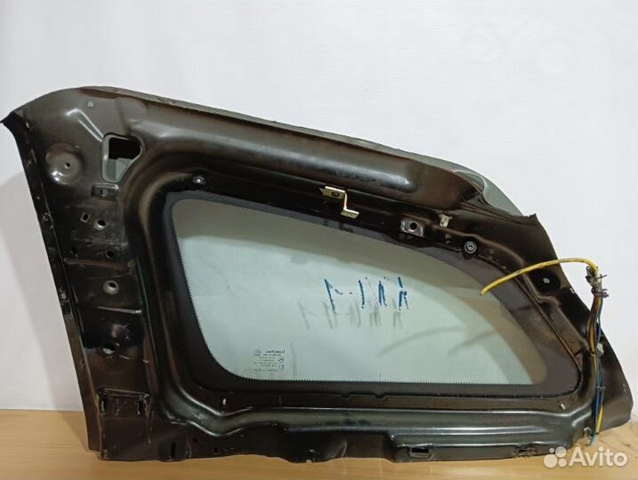 Стекло глухое заднее правое Ssangyong Kyron 1