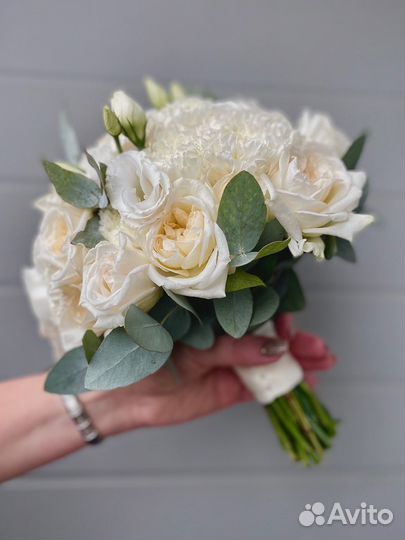 Букет невесты из живых цветов