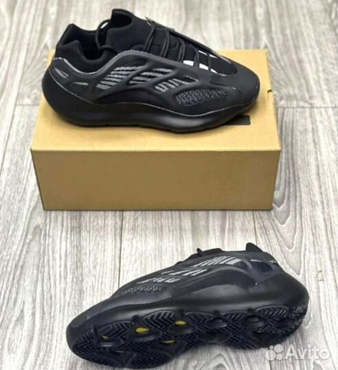 Кроссовки Adidas Yeezy Boost 700