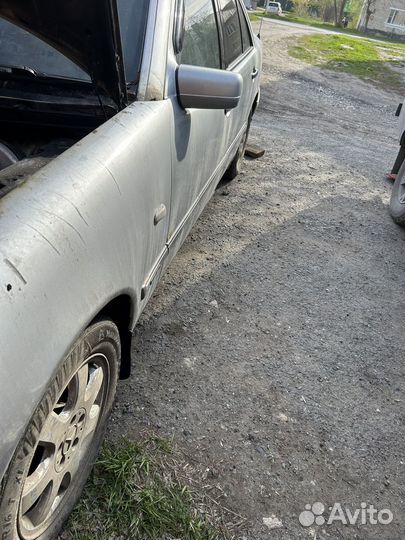 Mercedes-Benz E-класс 2.3 AT, 1996, битый, 371 000 км