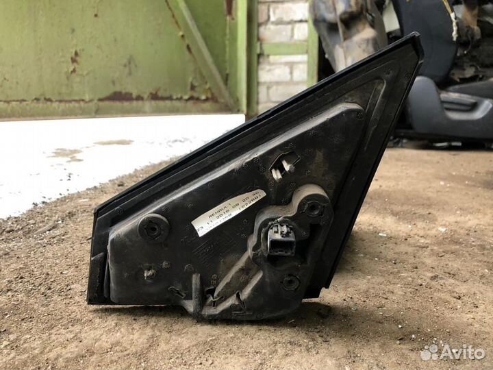 Зеркало правое электрическое Renault Megane 3