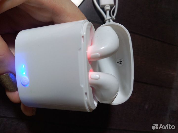 Беспроводные наушники i7s TWS новые Белые