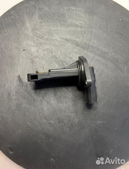 Датчик расхода воздуха Mazda PE0113215