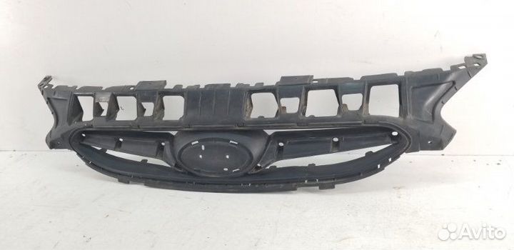 Решетка радиатора Hyundai Solaris 1 2010