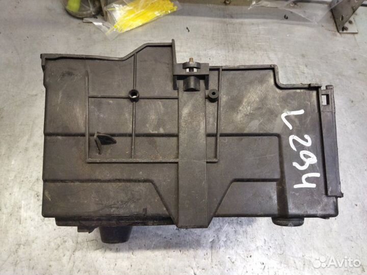 Корпус акб Ford Focus 2 хетчбэк 2.0 aoda 145 Л.С