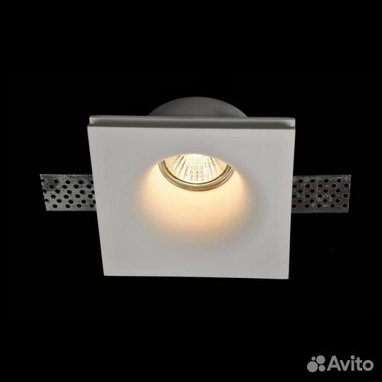 Светильник встраиваемый