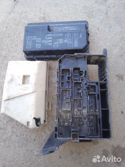 Блок предохранителей Toyota Corolla ee111