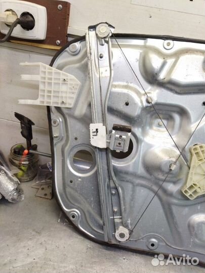 Стеклоподъемник передний правый Kia Ceed ED 1.4