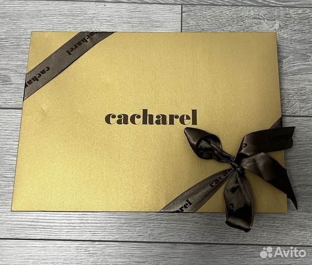 Мужской шарф Cacharel в подарочной упаковке