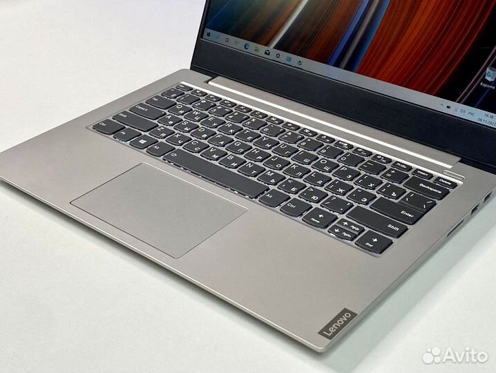 Мощный ноут 14”IPS Ryzen 7 SSD512g 8g озу