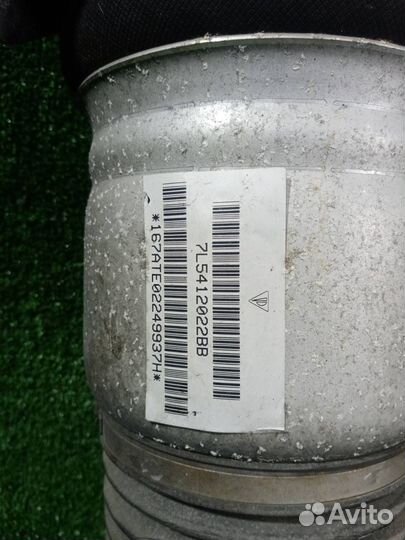 Стойка подвески передняя правая Porsche Cayenne