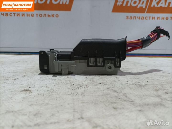 Блок предохранителей Opel Astra J (2009 - 2012)