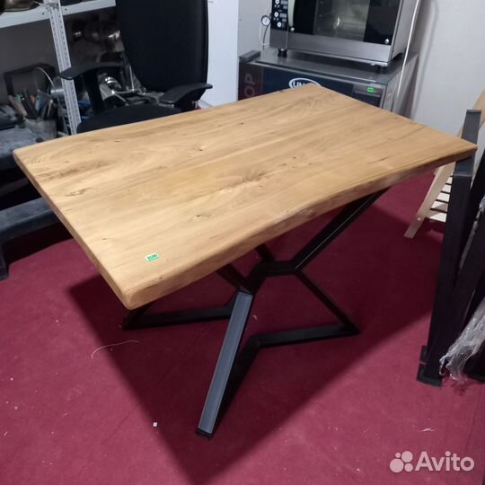 Стол из массива дерева