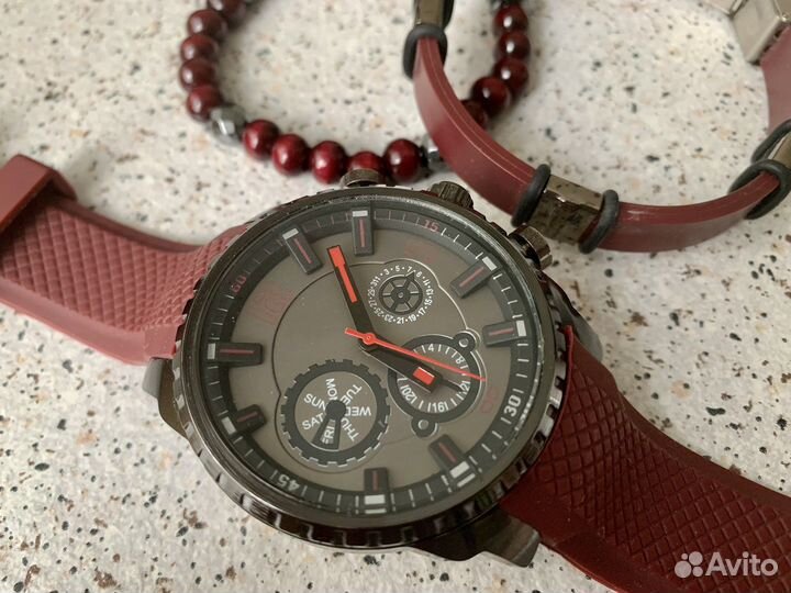 Часы с браслетом