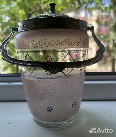 Старинная бисквитница