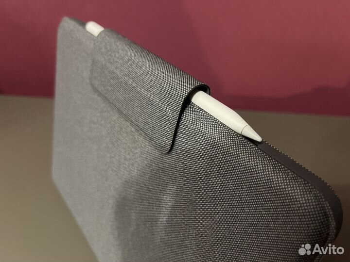Чехол-клавиатура Logitech Folio Touch для iPad Air