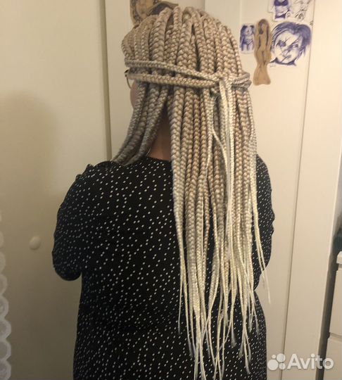 Модель на афрокосы, афрохвосты