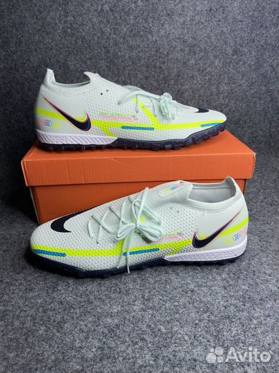 Футбольные бутсы nike phantom