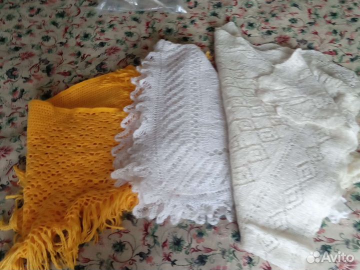 Шаль желтая