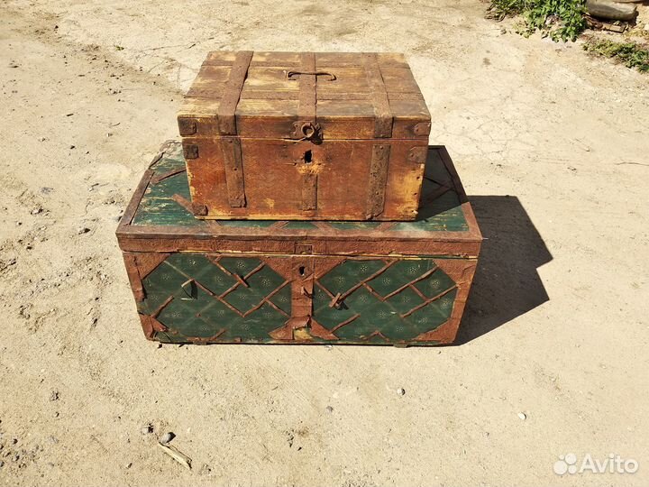 Сундуки старинные антикварные