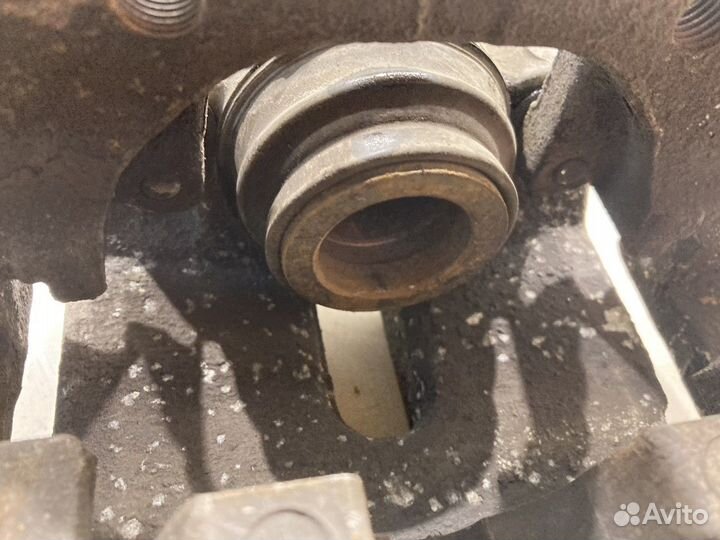 Суппорт (задний, левый) (BMW X5 F15)