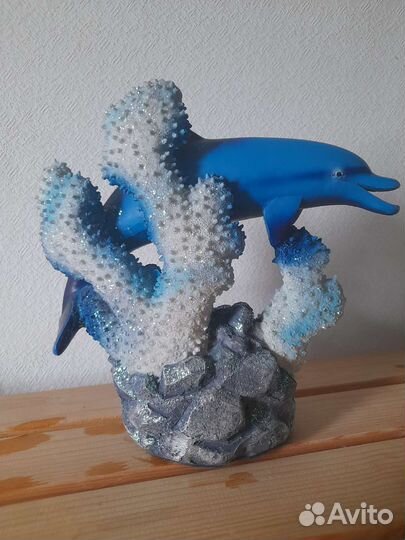 Статуэтка дельфин