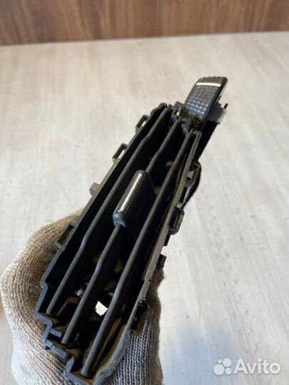 Дефлектор левый Ford Focus