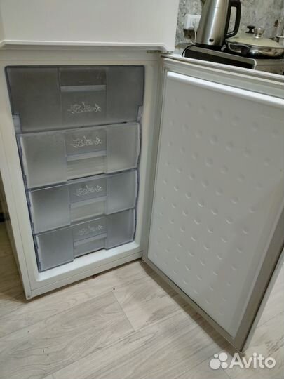 Продам холодильник Веко