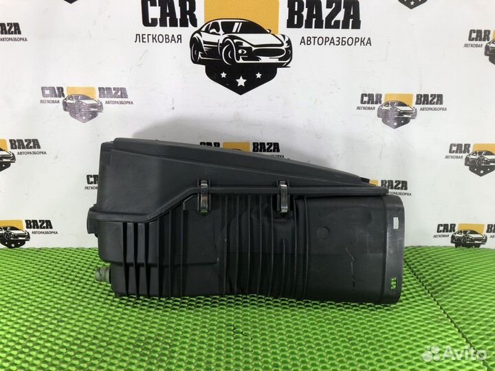 Корпус воздушного фильтра Mercedes-Benz C-class