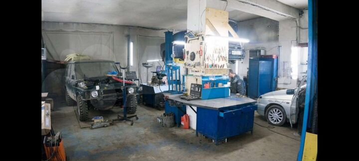 Гараж, > 30 м²