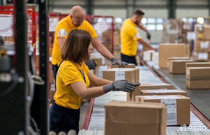 Упаковщица на фабрику