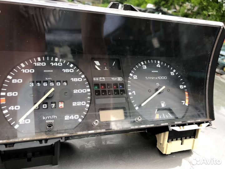Панель приборов Volkswagen Passat B2 240 км